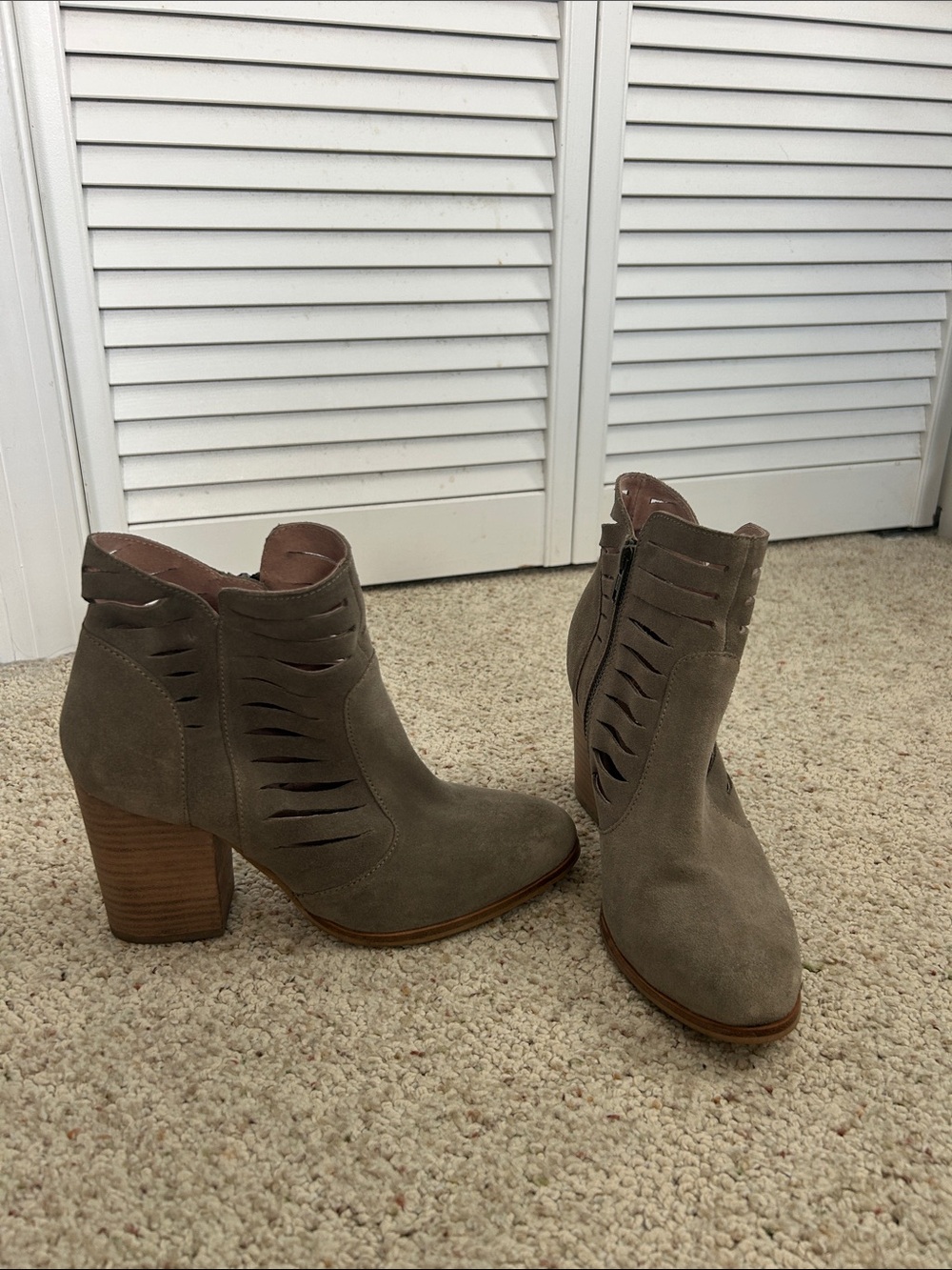 Seychelles Women's Taupe Suede Cutout Ankle Booties